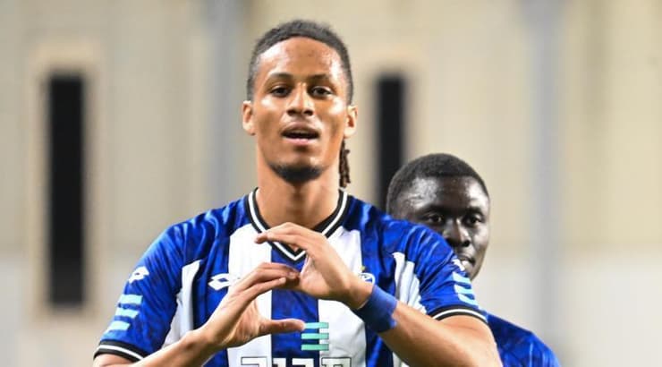 פרנק ריבולייה חוגג