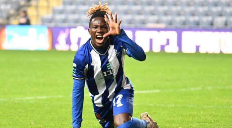 צ'פיוקה סונגה חוגג