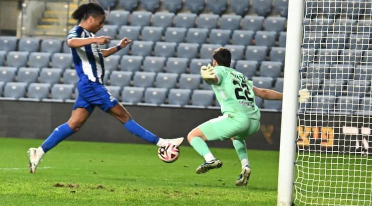 פרנק ריבולייה משתלט