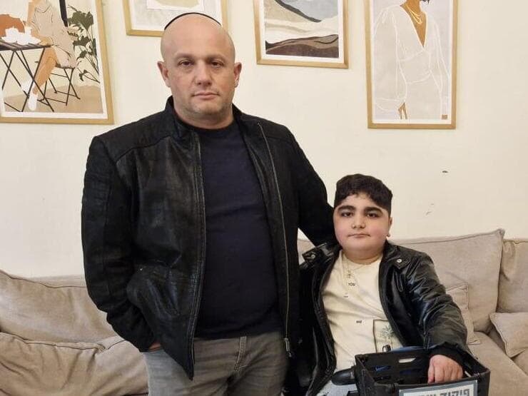 רפאל קנדאבי ובנו נהוראי חולה דושן 