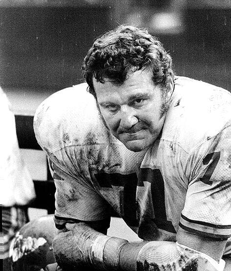 ג'ים טיירר. קיר עם ראש עצום (צילום: Denver Post/Getty Images) טרייר