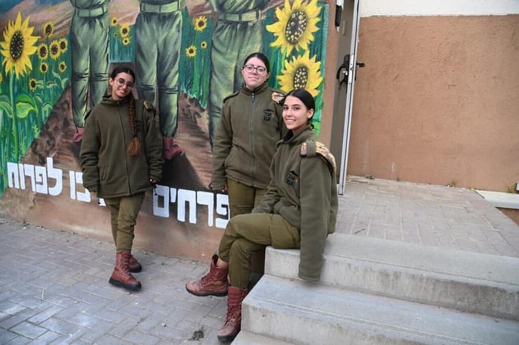 מעיין מונסונגו, מעיין שמעון, טליה אשרם תצפיתניות נחל עוז