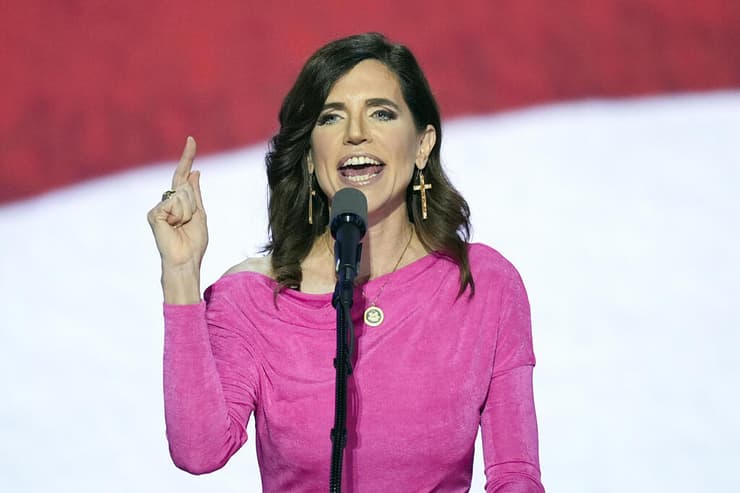 ננסי מייס. נאום חסר תקדים שבו חשפה כי הותקפה מינית (צילום: AP Photo/J. Scott Applewhite, File) ננסי מייס מחוקקת רפובליקנית מ דרום קרוליינה ארה"ב