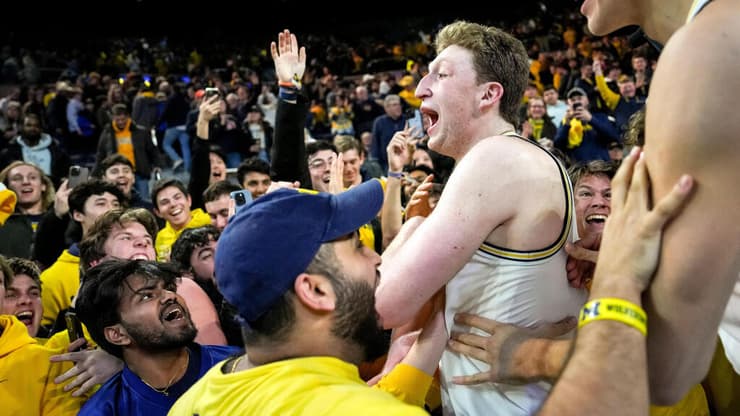 שחקן מכללת מישיגן דני וולף