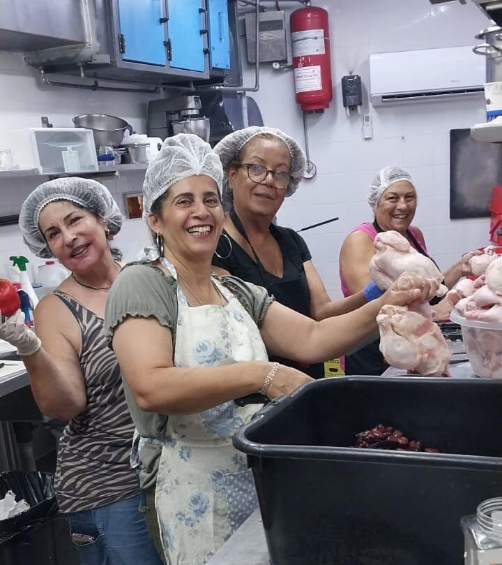 ה"לביאות שבעורף" בפעולה. "עד היום הכנו ושלחנו יותר מ-400,000 מנות לשטחי הלחימה" 