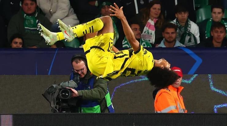 קארים אדיימי חוגג בסלטה (רויטרס) קארים אדיימי חוגג בסלטה