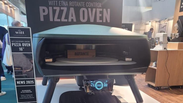 טאבון פיצה (צילום: גד ליאור) תנור פיצה