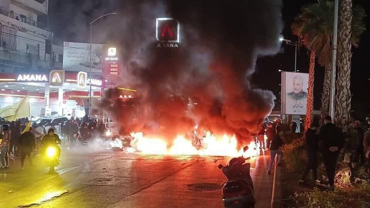 מחאות בכביש שדה התעופה של ביירות