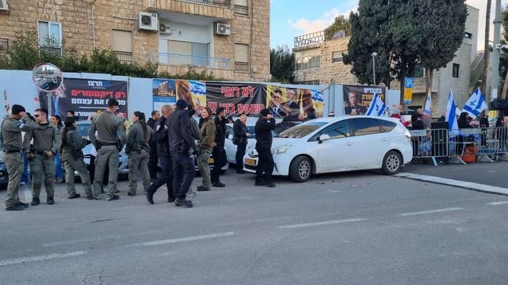 שופט בית המשפט העליון הנכנס, יצחק עמית, מגיע לטקס השבעתו בבית הנשיא