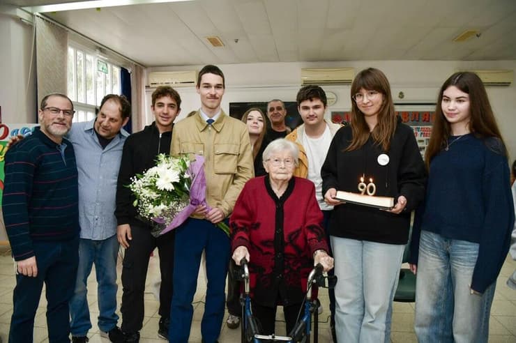 ירוסלבה לויצקה חוגגת יום הולדת 90 בחיפה