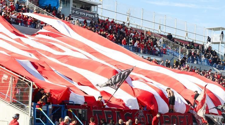 אוהדי הפועל תל אביב (שחר גרוס) אוהדי הפועל תל אביב