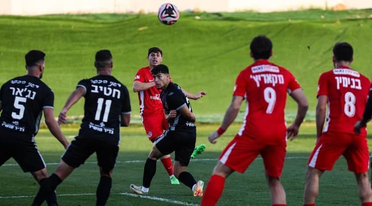 סתיו טוריאל בועט (שחר גרוס) סתיו טוריאל בועט