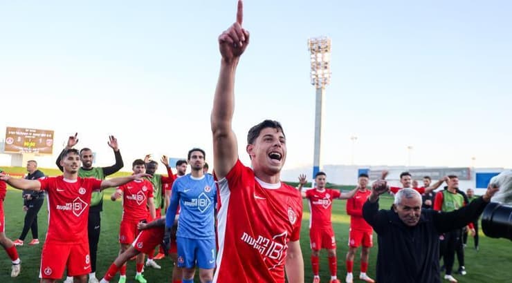 סתיו טוריאל בטירוף מוחלט (שחר גרוס) סתיו טוריאל בטירוף מוחלט