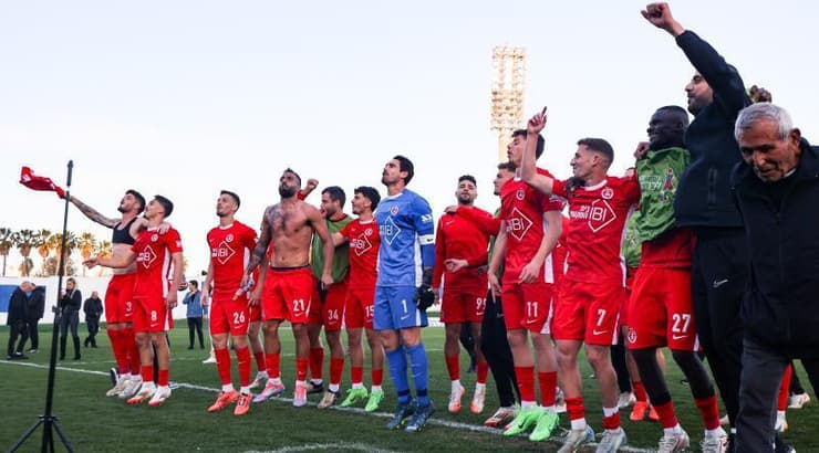 שמחה אדירה בסיום אצל הפועל תל אביב (שחר גרוס) שמחה אדירה בסיום אצל הפועל תל אביב