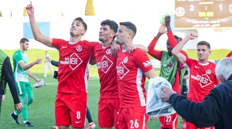 ריקודים בהפועל תל אביב (שחר גרוס) ריקודים בהפועל תל אביב