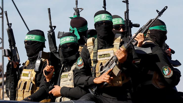 הבמה בחאן יונס לקראת העברת החטופים