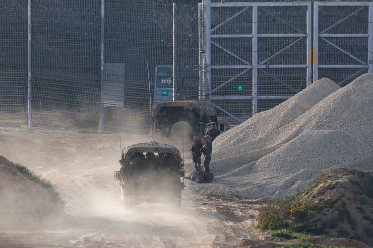 לוחמי צה"ל בגבול עם רצועת עזה