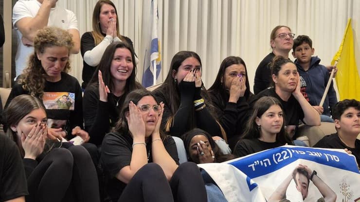 התאספות חברים ומשפחה שגיא דקל-חן בגבעות בר