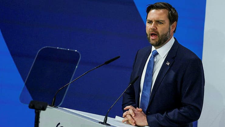 סגן נשיא ארה"ב ג'יי די ואנס נואם בוועידת הביטחון במינכן