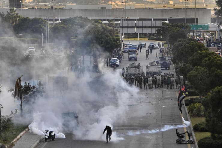 הפגנת תמיכה בחיזבאללה בביירות