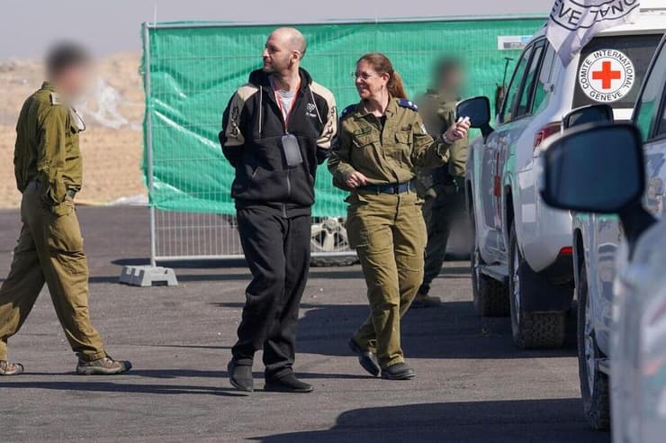 יאיר הורן עובר לידי צה"ל 