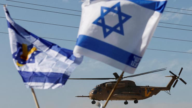 יאיר הורן במסוק בדרך לבית החולים