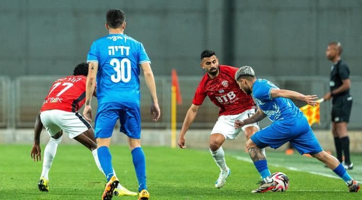 כריסטיאן מרטינס מול איציק שולמייסטר
