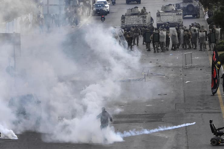 הפגנת תמיכה בחיזבאללה בביירות