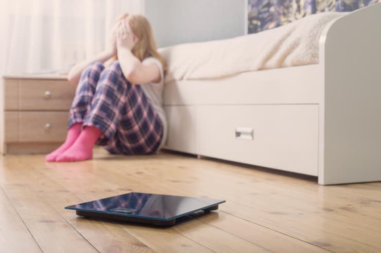 השמנה עודף משקל תזונה בני נוער