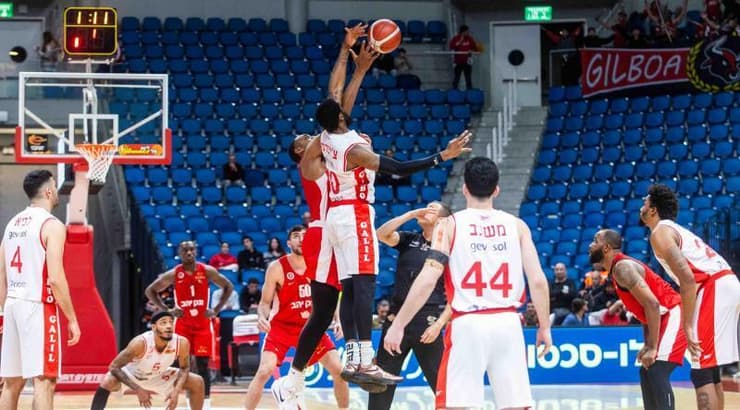 הג'אמפ בול בין הפועל ירושלים לגלבוע/גליל (אורן בן חקון) הג'אמפ בול בין הפועל ירושלים לגלבוע/גליל