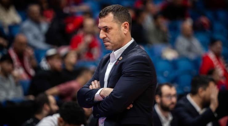 יונתן אלון (אורן בן חקון) יונתן אלון