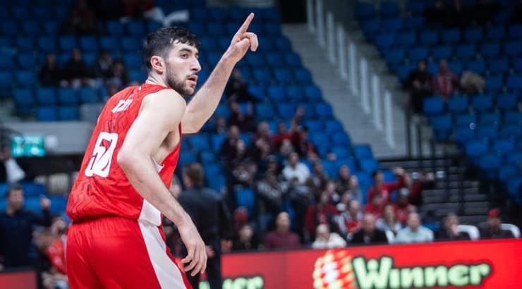 יובל זוסמן חוגג (אורן בן חקון) יובל זוסמן חוגג