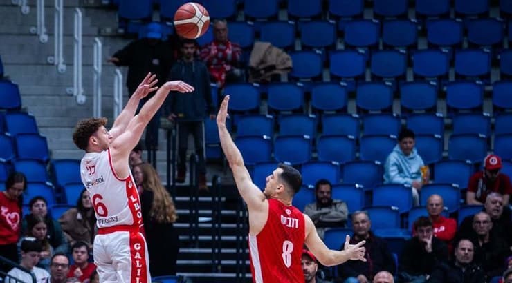 גיל בני זורק (אורן בן חקון) גיל בני זורק