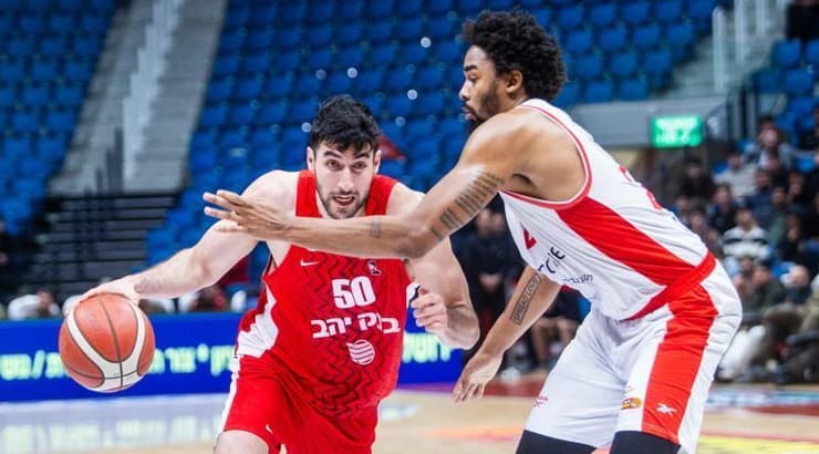 יובל זוסמן נכנס פנימה (אורן בן חקון) יובל זוסמן נכנס פנימה