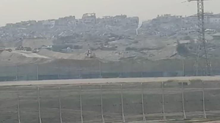 דחפורי חמאס סמוך לגדר הגבול