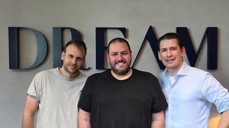 משמאל לימין: מייסד-שותף וסמנכ"ל טכנולוגיות (CTO), גיל דולב מייסד-שותף ומנכ"ל, שלו חוליו מייסד-שותף ונשיא, סבסטיאן קורץ