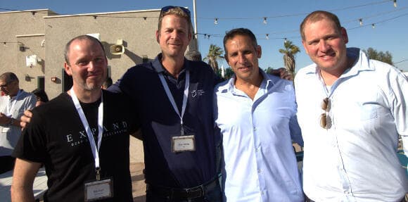 להחזיר את ישראל למעמד של אומת סטרט-אפ ולקדם את הדרום. מימין: אליה וינטר ראש מועצת מצפה רמון, אורי אורון מנהל סוכנות החלל הישראלית, אורן חפץ מנהל פיתוח עסקי ב-JNF ורואי נאור, במצפה רמון (צילום: רז תל-חי) להחזיר את ישראל למעמד של אומת סטרט-אפ ולקדם את הדרום. מימין: אליה וינטר ראש מועצת מצפה רמון, אורי אורון מנהל סוכנות החלל הישראלית, אורן חפץ מנהל פיתוח עסקי ב-JNF ורואי נאור, במצפה רמון