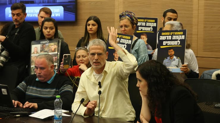 שמעון אור, דודו של אבינתן. "תנו אולטימטום עכשיו" (צילום: עמית שאבי) עינב צנגאוקר פונה אל השר אבי דיכטר בוועדת הכספים