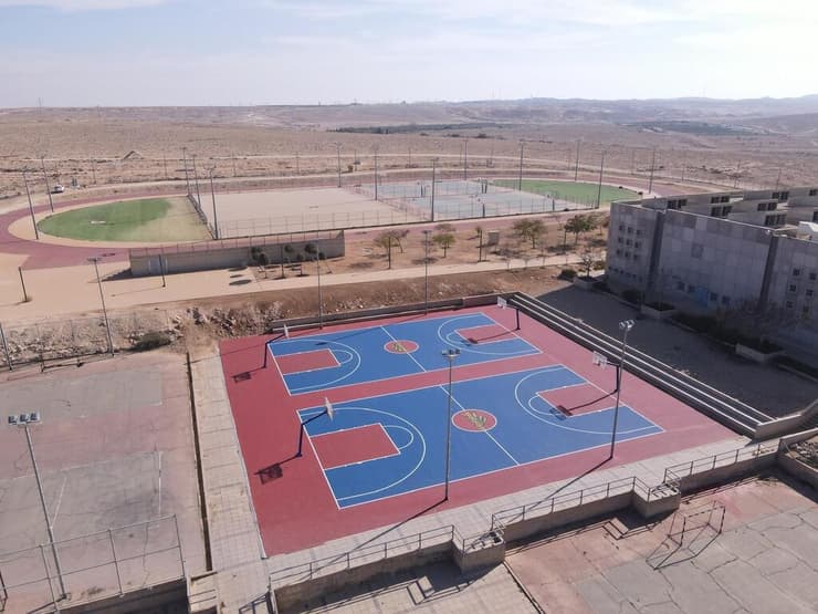 מגרש הספורט החדש בבה"ד 1