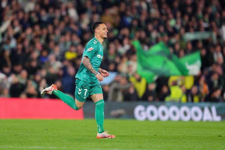 פורח בבטיס. אנטוני (צילום: Fran Santiago/Getty Images) פורח בבטיס. אנטוני