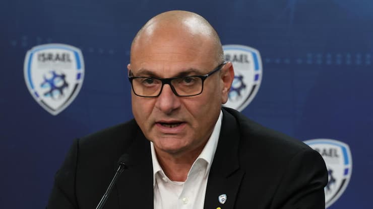 שינו זוארץ (צילום: שאול גולן) יו"ר ההתאחדות לכדורגל שינו זוארץ