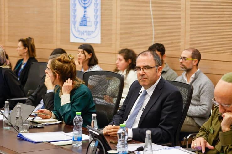 גיל לימון בוועדת החוץ והביטחון. ארכיון (צילום: נועם מושקוביץ, דוברות הכנסת ) דיון בוועדת חוץ וביטחון על חוק הפטור מגיוס