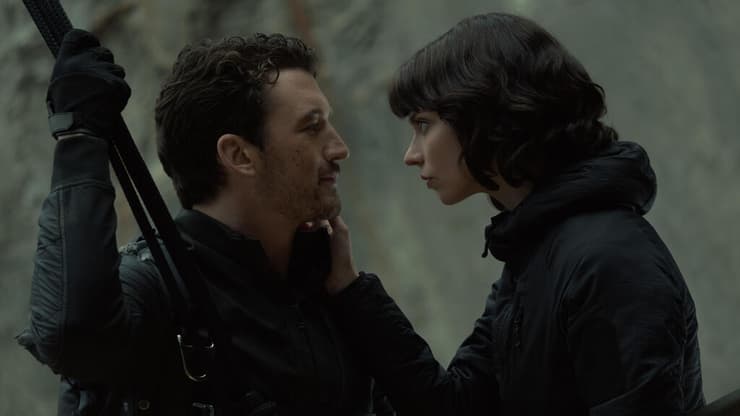 בוא איתי לממ"ד, מיילס. מתוך The Gorge (צילום: באדיבות אפל TV פלוס) מתוך The Gorge