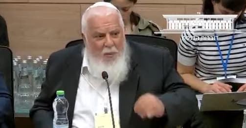 הרב בני קלמנזון בדיון בכנסת