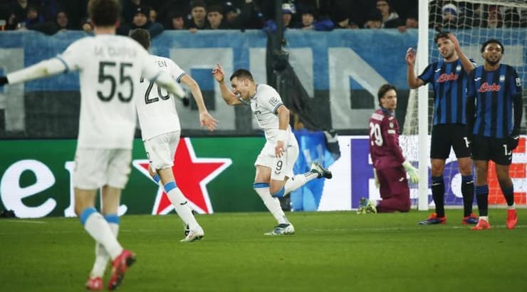 פראן ז'וטגלה בטירוף (רויטרס) פראן ז'וטגלה בטירוף