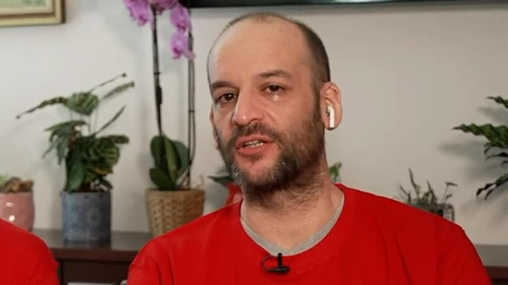 יאיר הורן בריאיון (צילום: באדיבות i24NEWS ) ריאיון של יאיר הורן שורד השבי