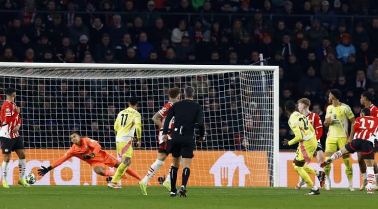 טימותי וואה כובש (רויטרס) טימותי וואה כובש