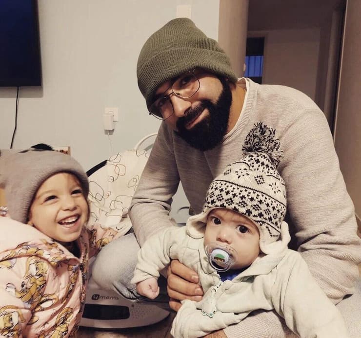 ברק משולם ז״ל אישתו אריאלה והילדים הבת עלמא והבן ליאו