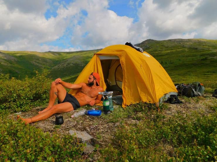 קמפינג בפארק הדנאלי, אלסקה (צילום: מהאלבום הפרטי) עמרי כהן, כביש הפאן-אמריקאי