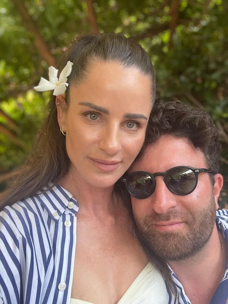 לידיה עם גיסה רועי נחום